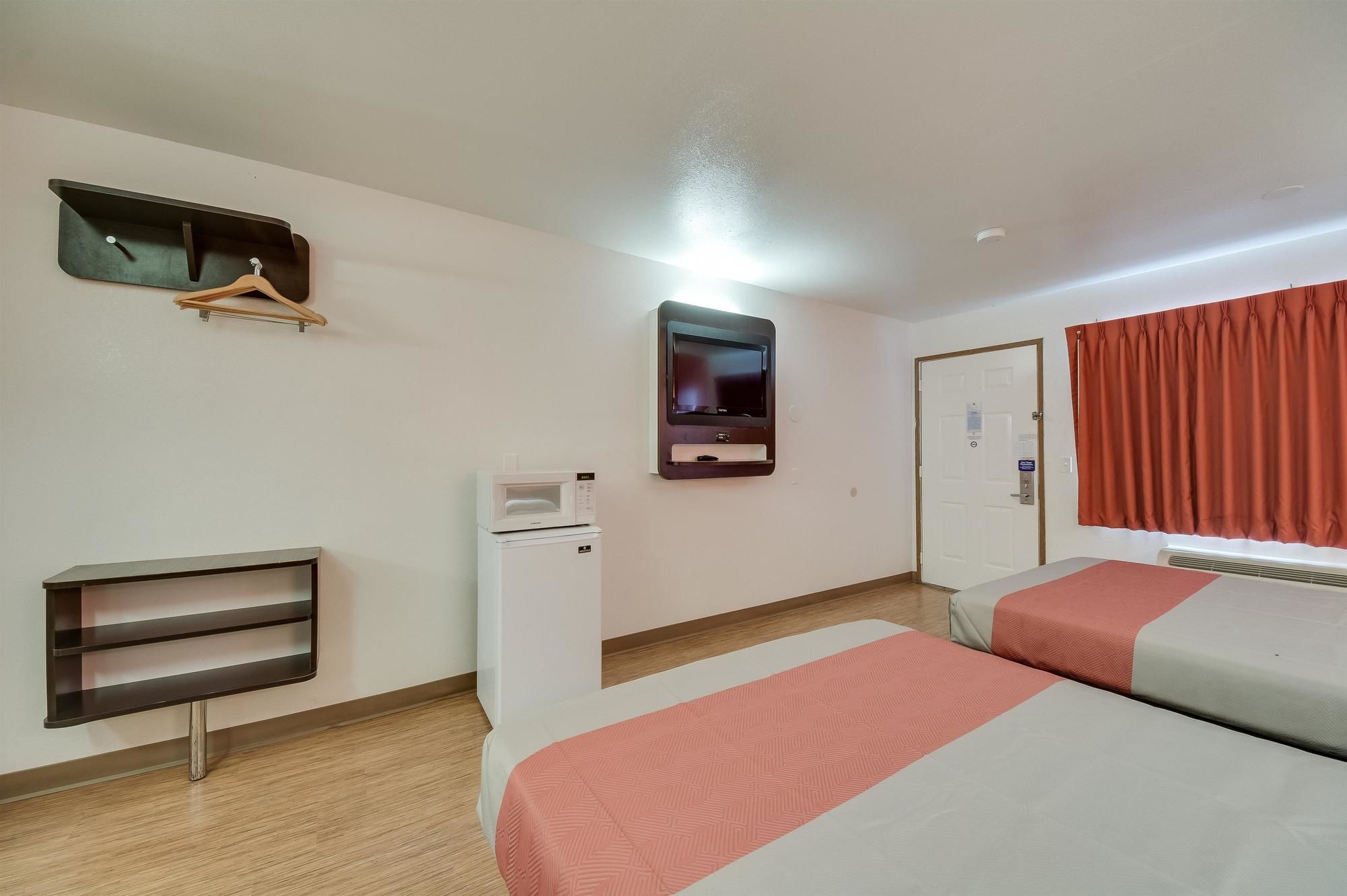 Motel 6 Brownsville North #4625