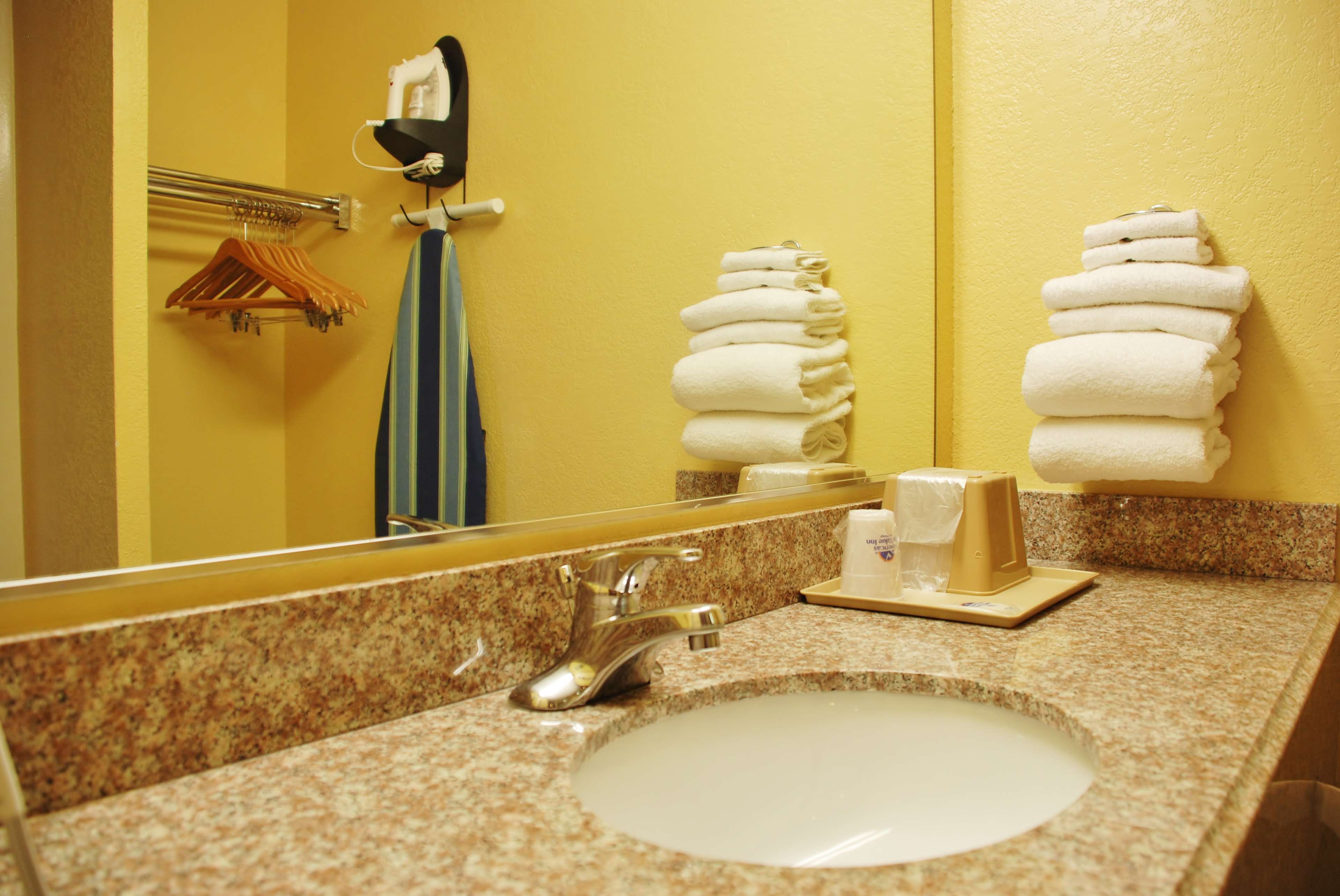 Americas Best Value Inn Buda