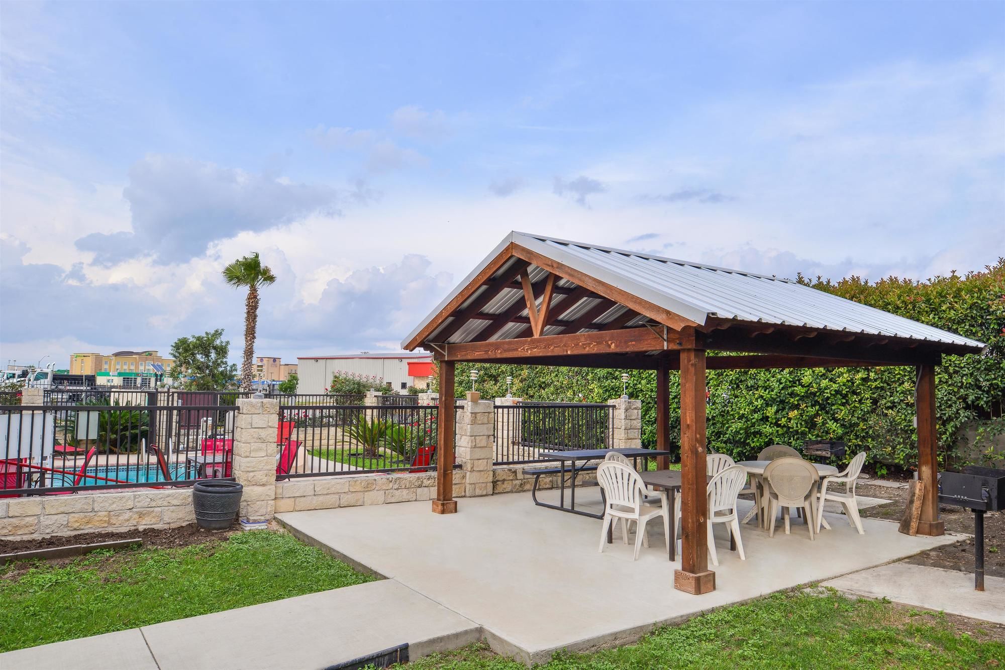 Americas Best Value Inn Buda