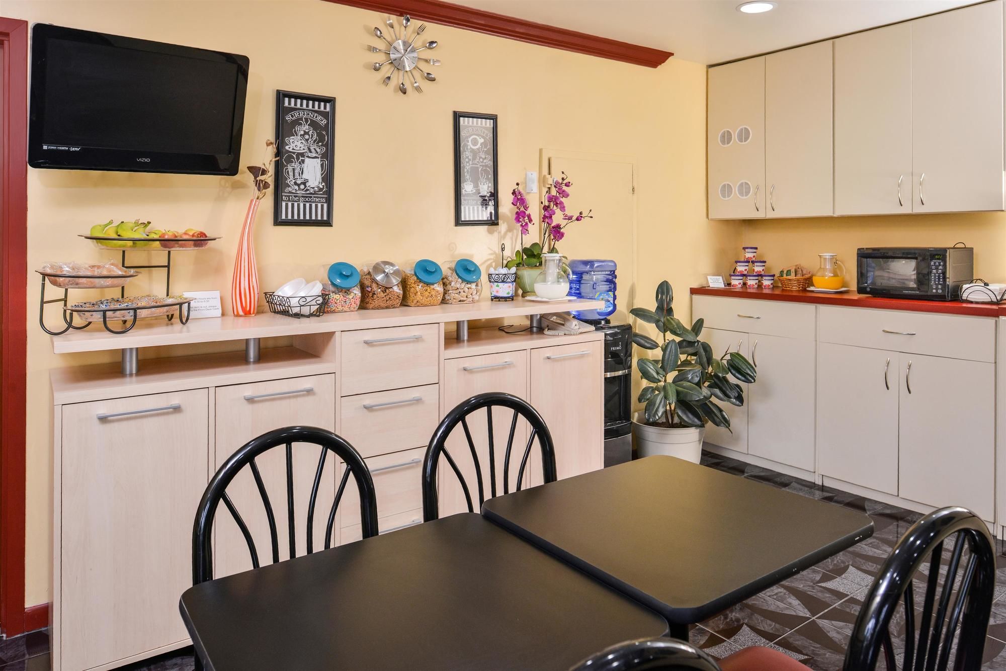 Americas Best Value Inn Buda