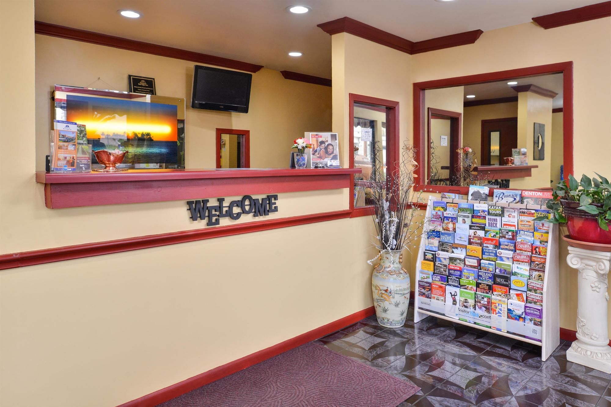 Americas Best Value Inn Buda