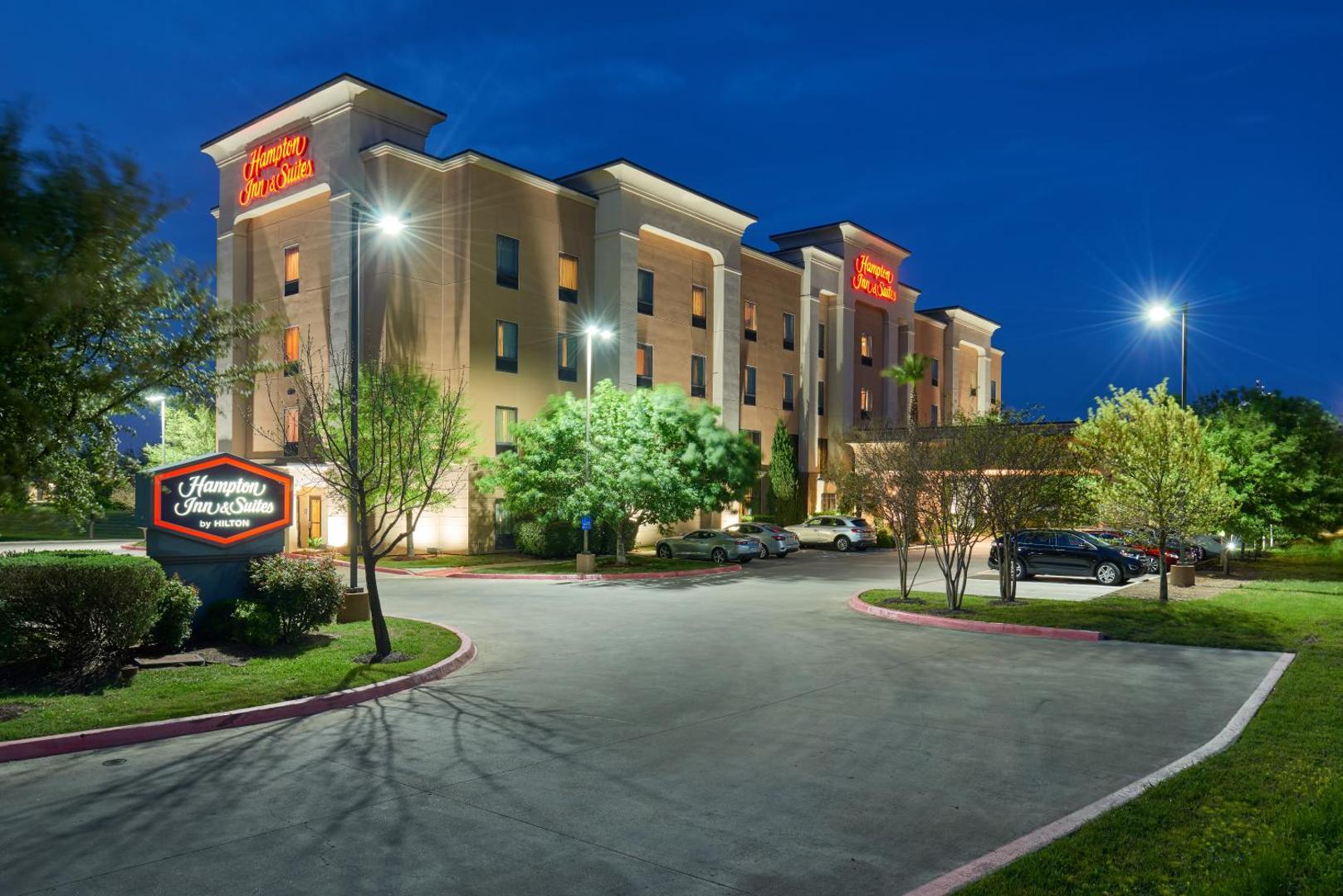 Hampton Inn & Suites Buda