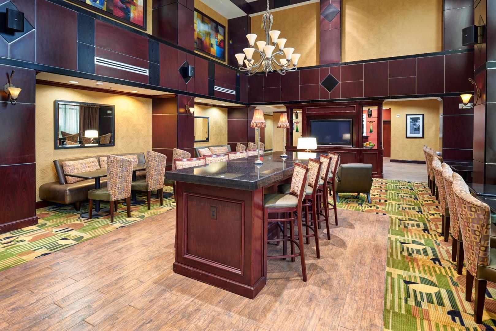 Hampton Inn & Suites Buda
