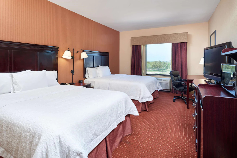 Hampton Inn & Suites Buda