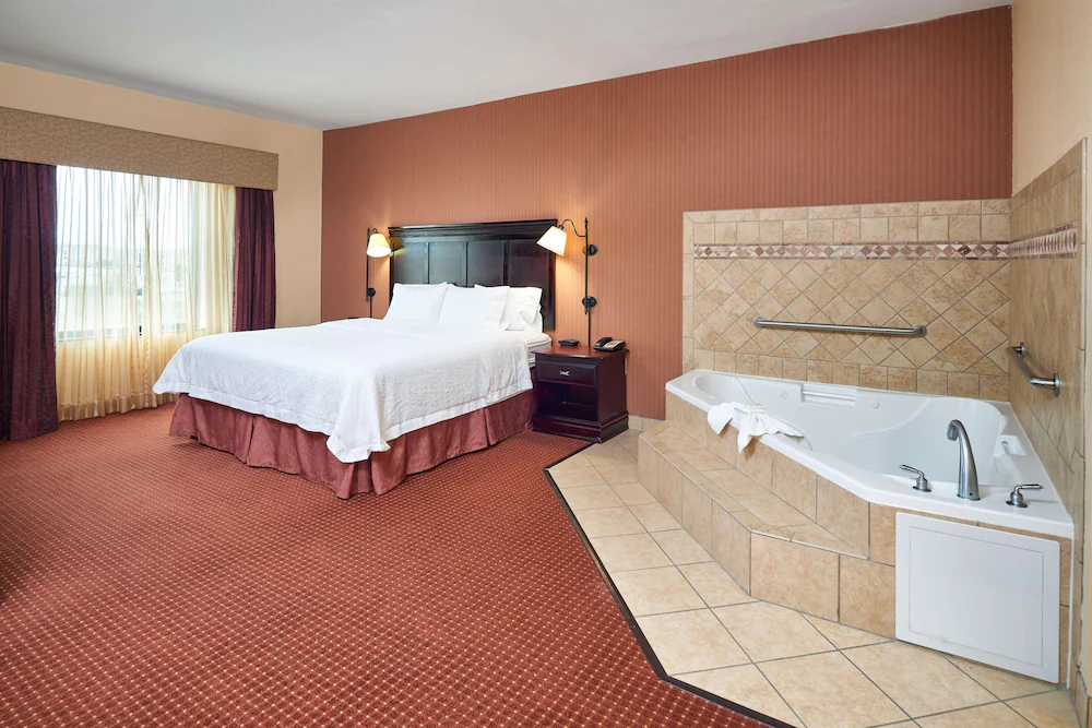 Hampton Inn & Suites Buda