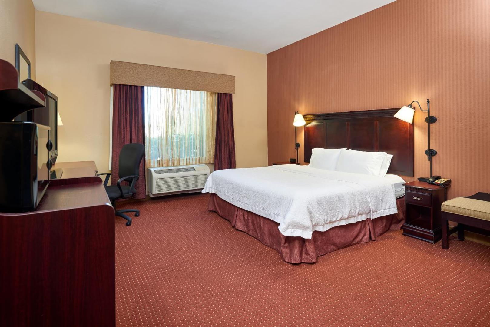 Hampton Inn & Suites Buda