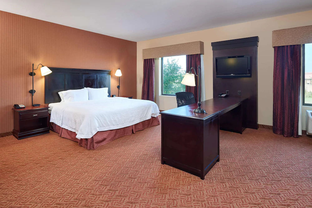 Hampton Inn & Suites Buda