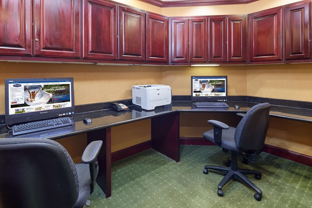 Hampton Inn & Suites Buda