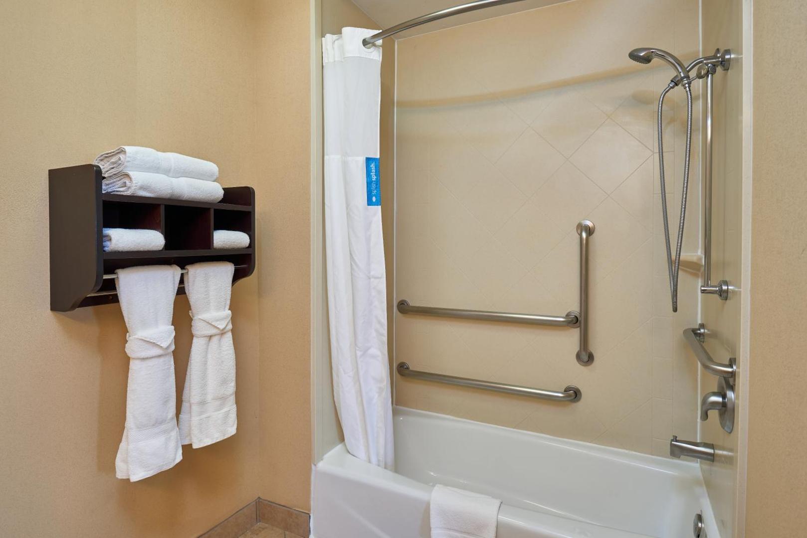 Hampton Inn & Suites Buda