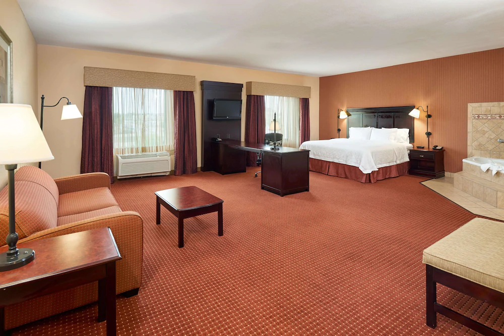 Hampton Inn & Suites Buda