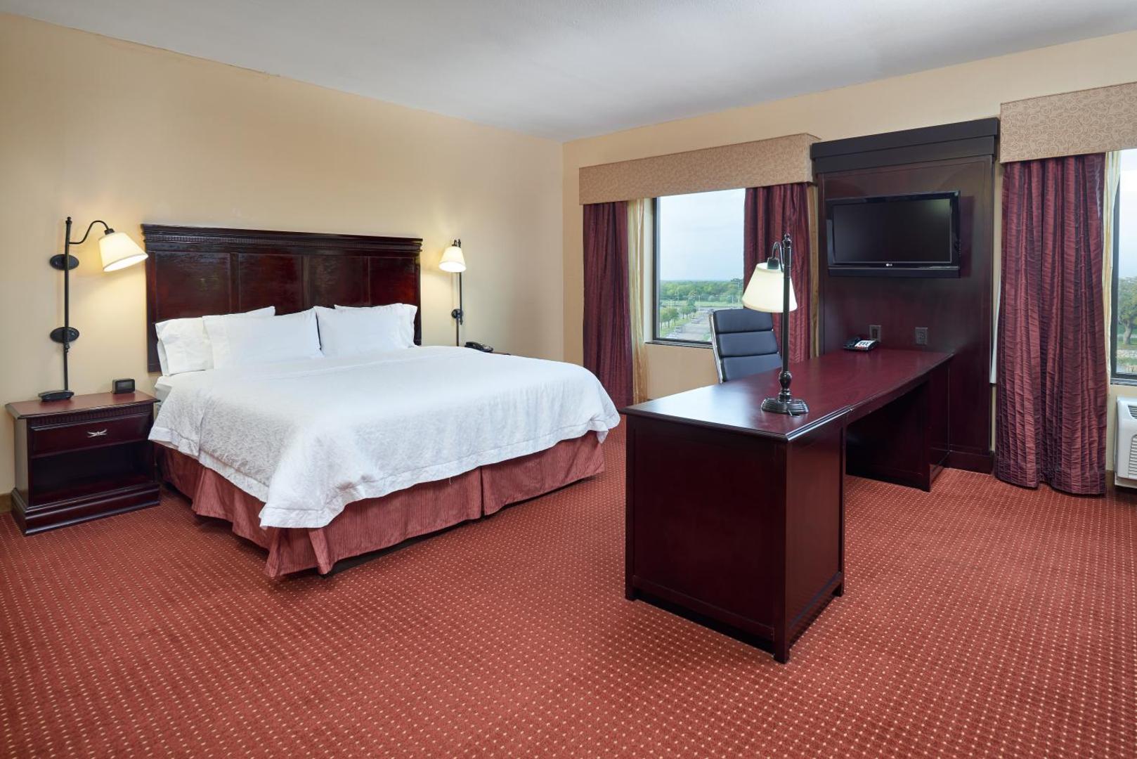 Hampton Inn & Suites Buda