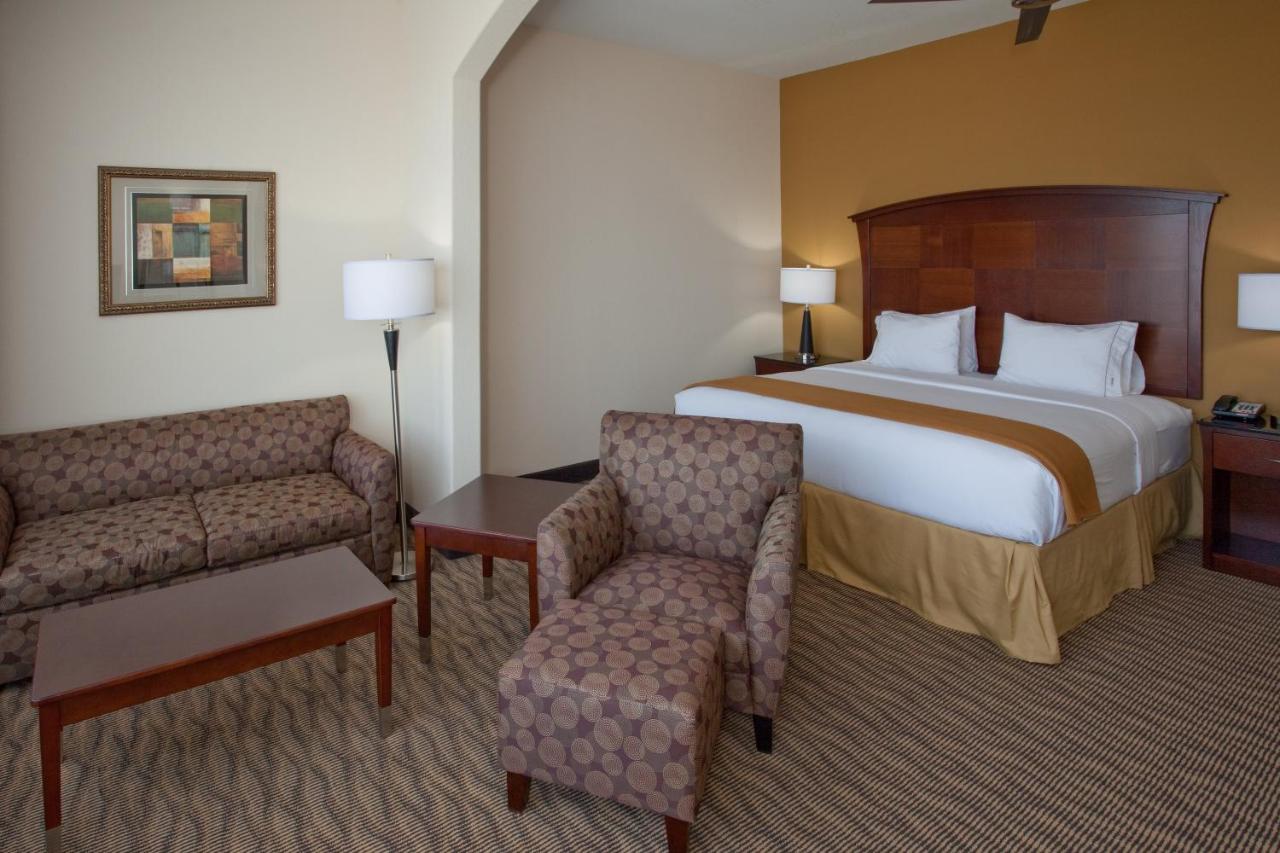 Holiday Inn Express Hotel & Suites Austin South-Buda