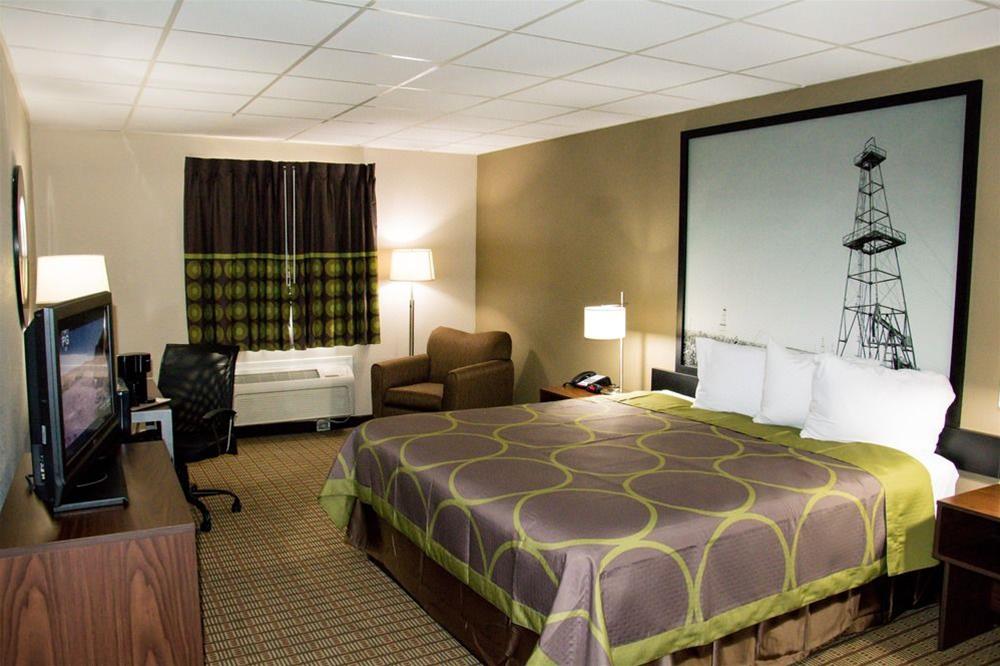Super 8 by Wyndham Buffalo