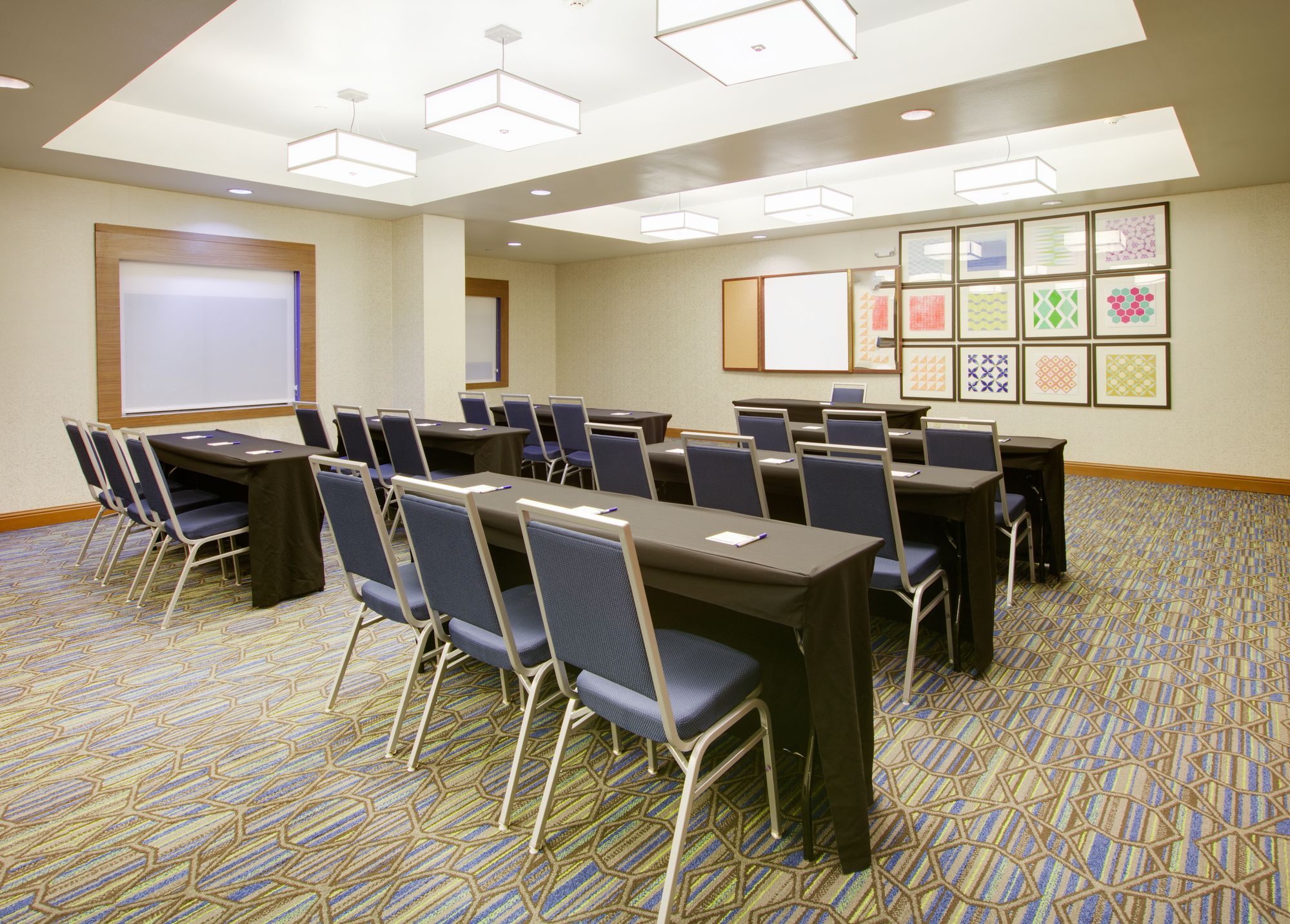 Holiday Inn Express & Suites Burleson/Ft. Worth