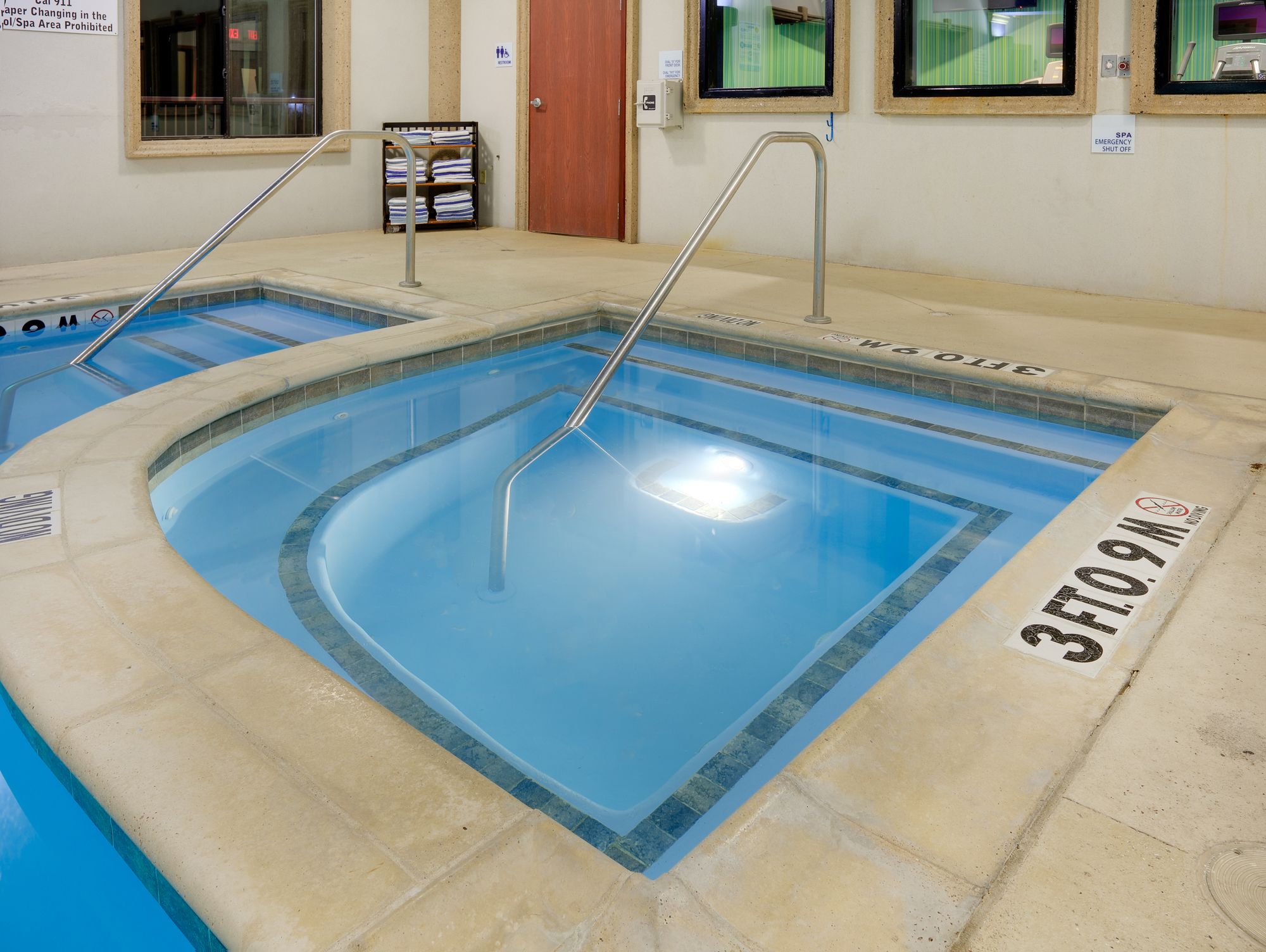Holiday Inn Express & Suites Burleson/Ft. Worth