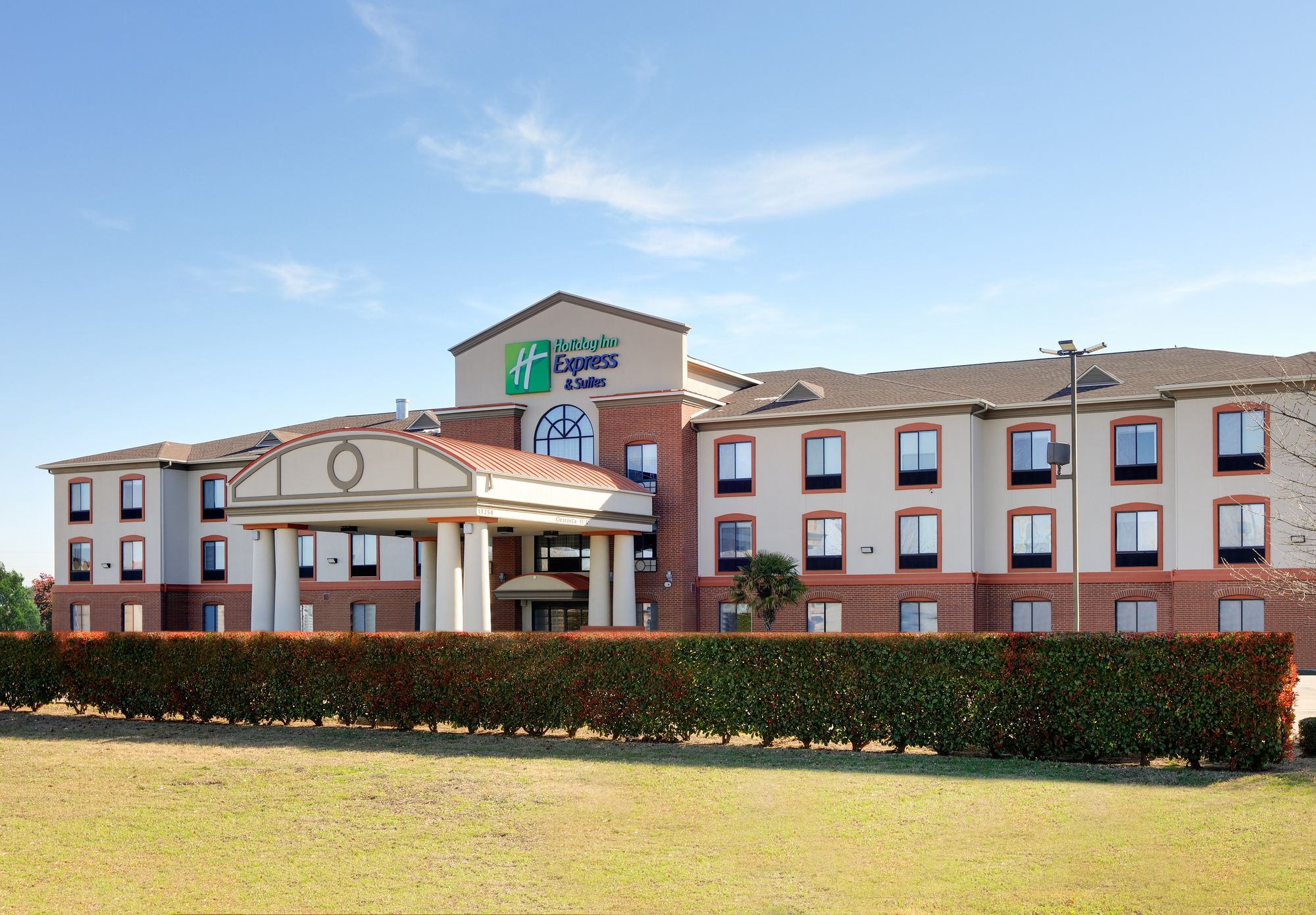Holiday Inn Express & Suites Burleson/Ft. Worth