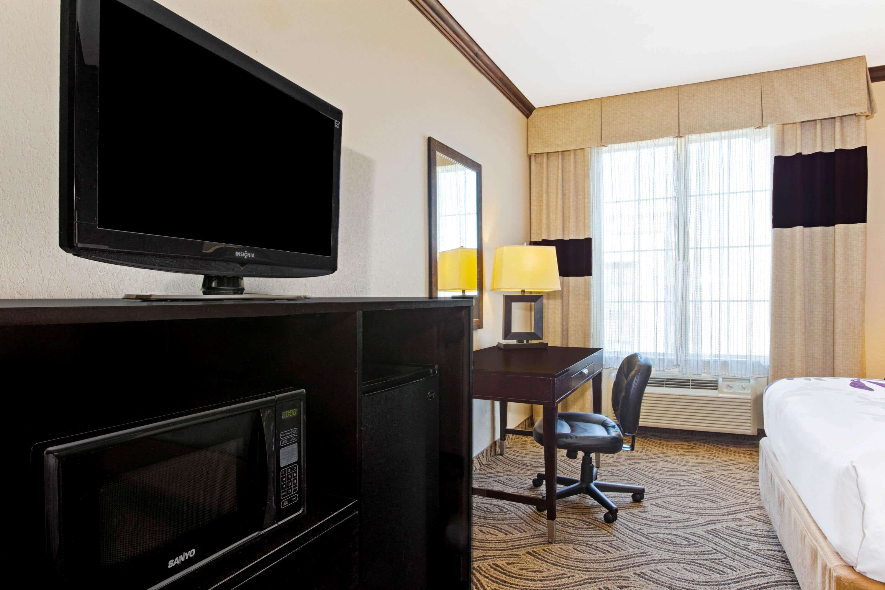 La Quinta Inn & Suites by Wyndham Burleson