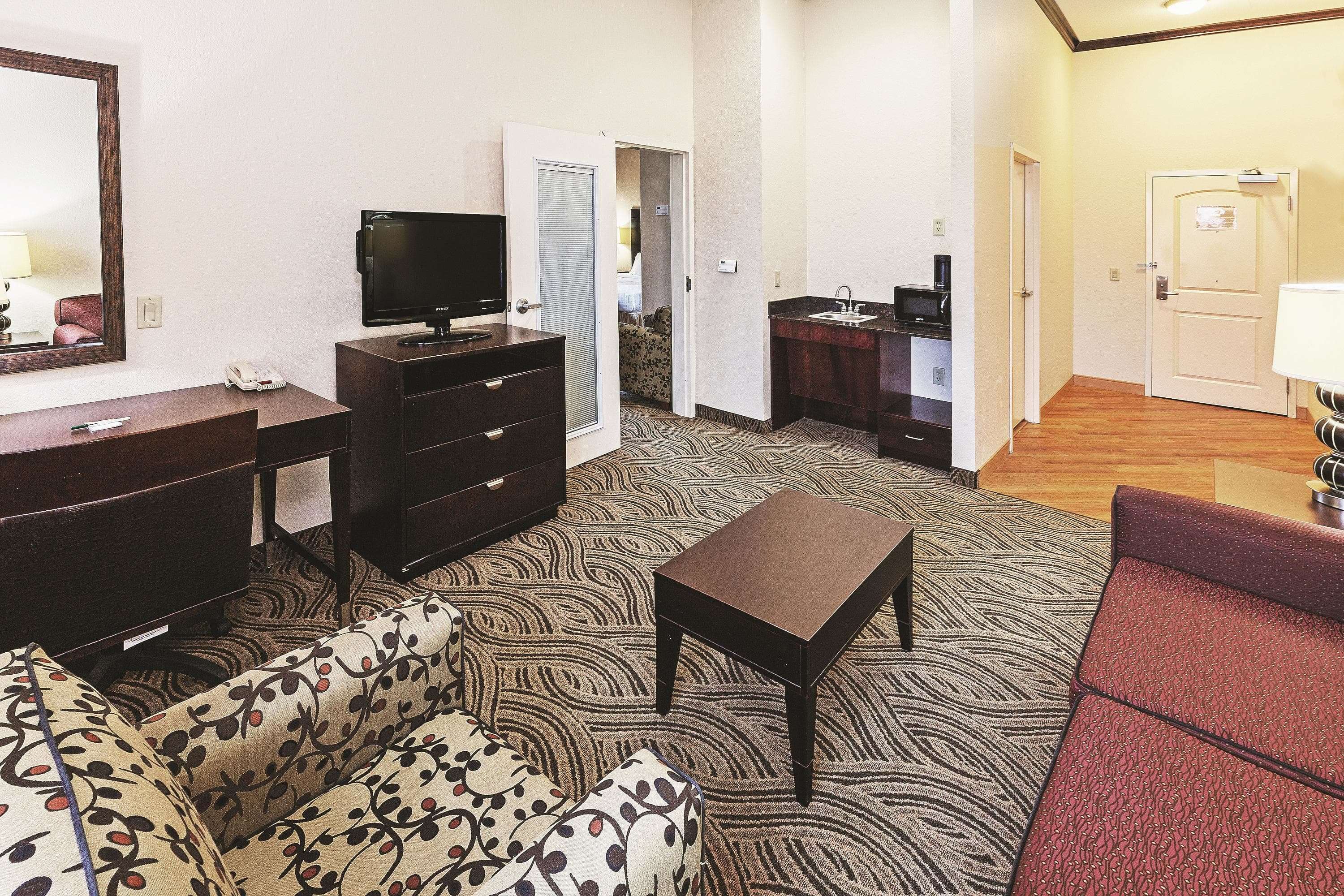 La Quinta Inn & Suites by Wyndham Burleson