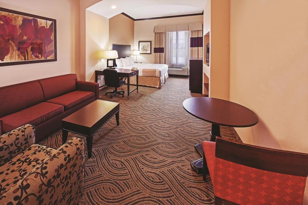 La Quinta Inn & Suites by Wyndham Burleson