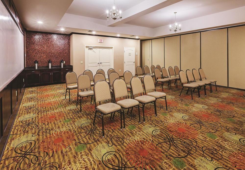 La Quinta Inn & Suites by Wyndham Burleson