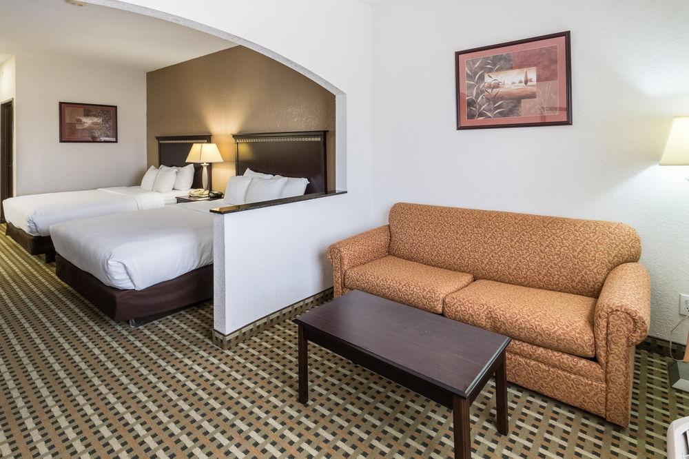 Quality Suites Burleson - Ft. Worth