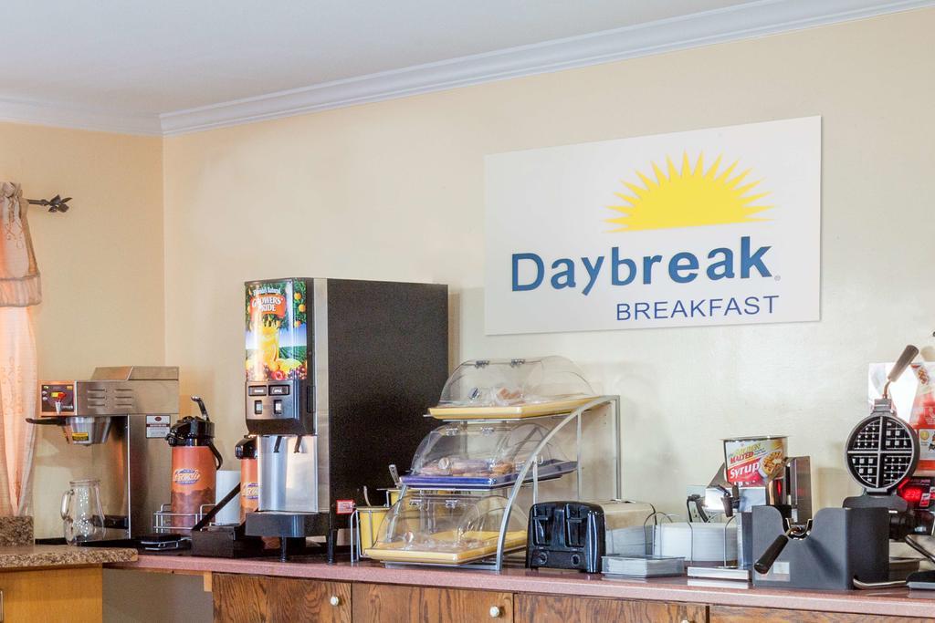 Days Inn by Wyndham Canton