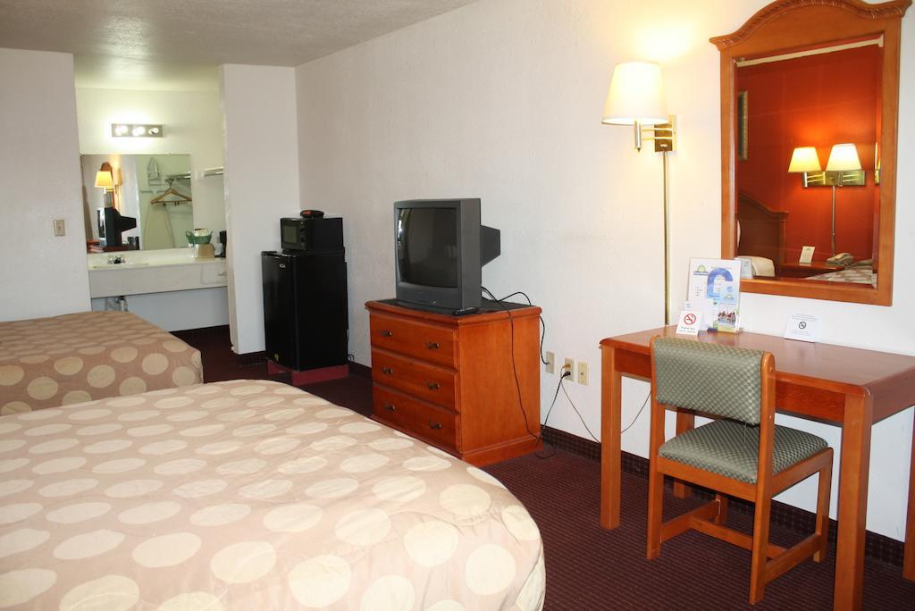 Days Inn by Wyndham Canton