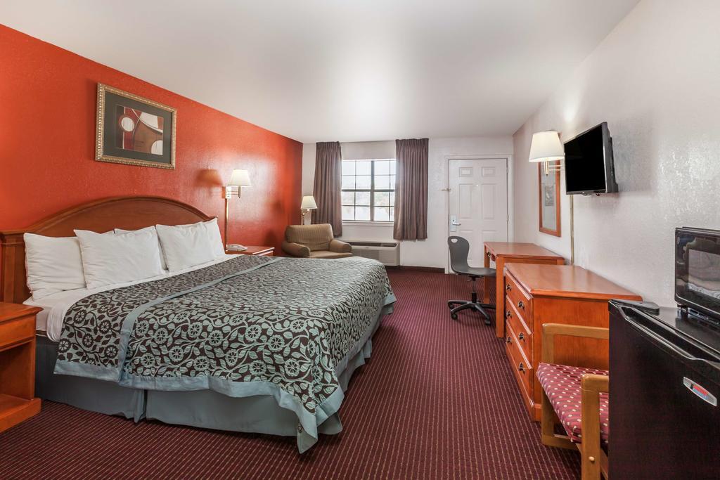 Days Inn by Wyndham Canton