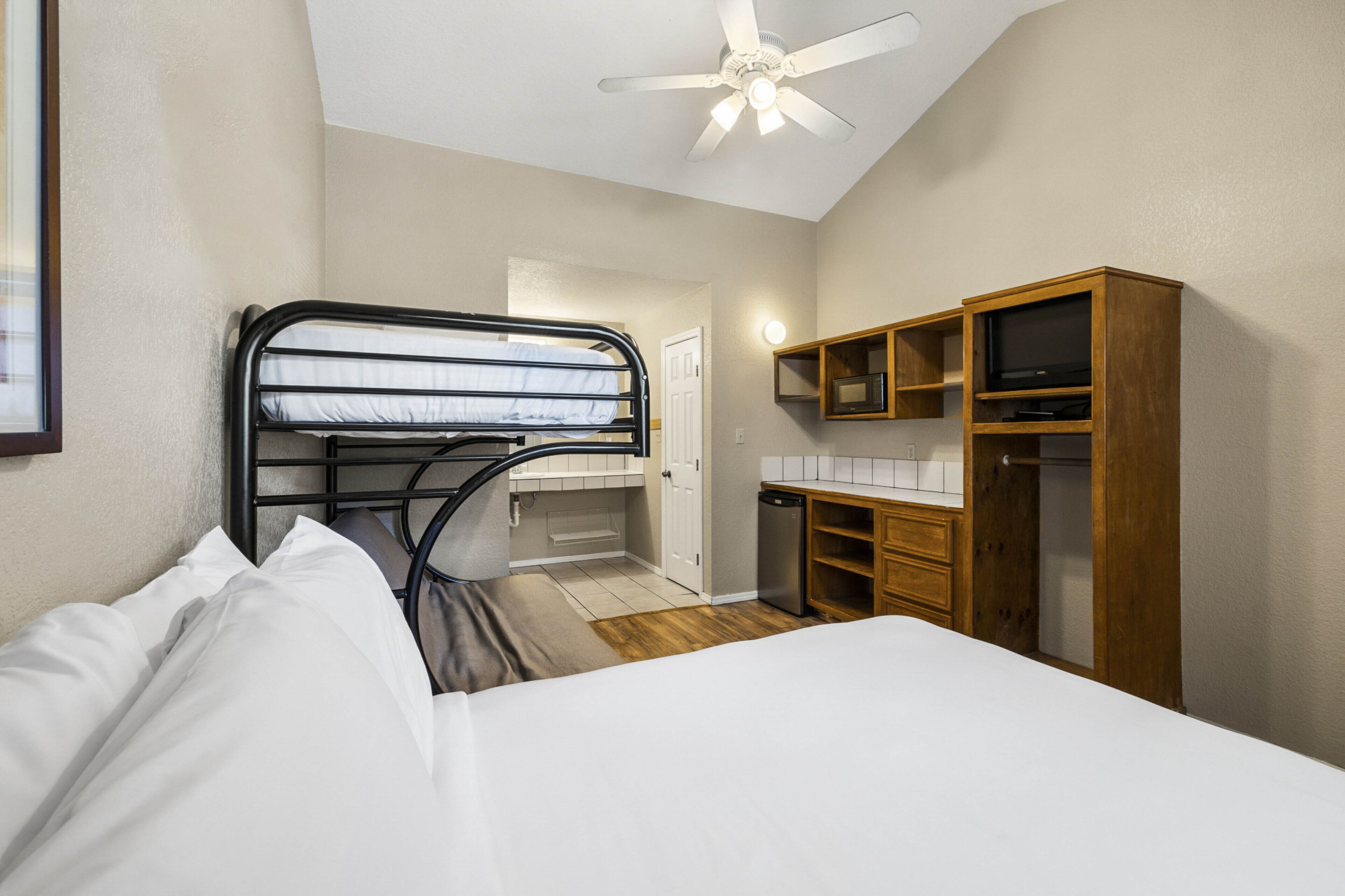 Canyon Lake Cabins