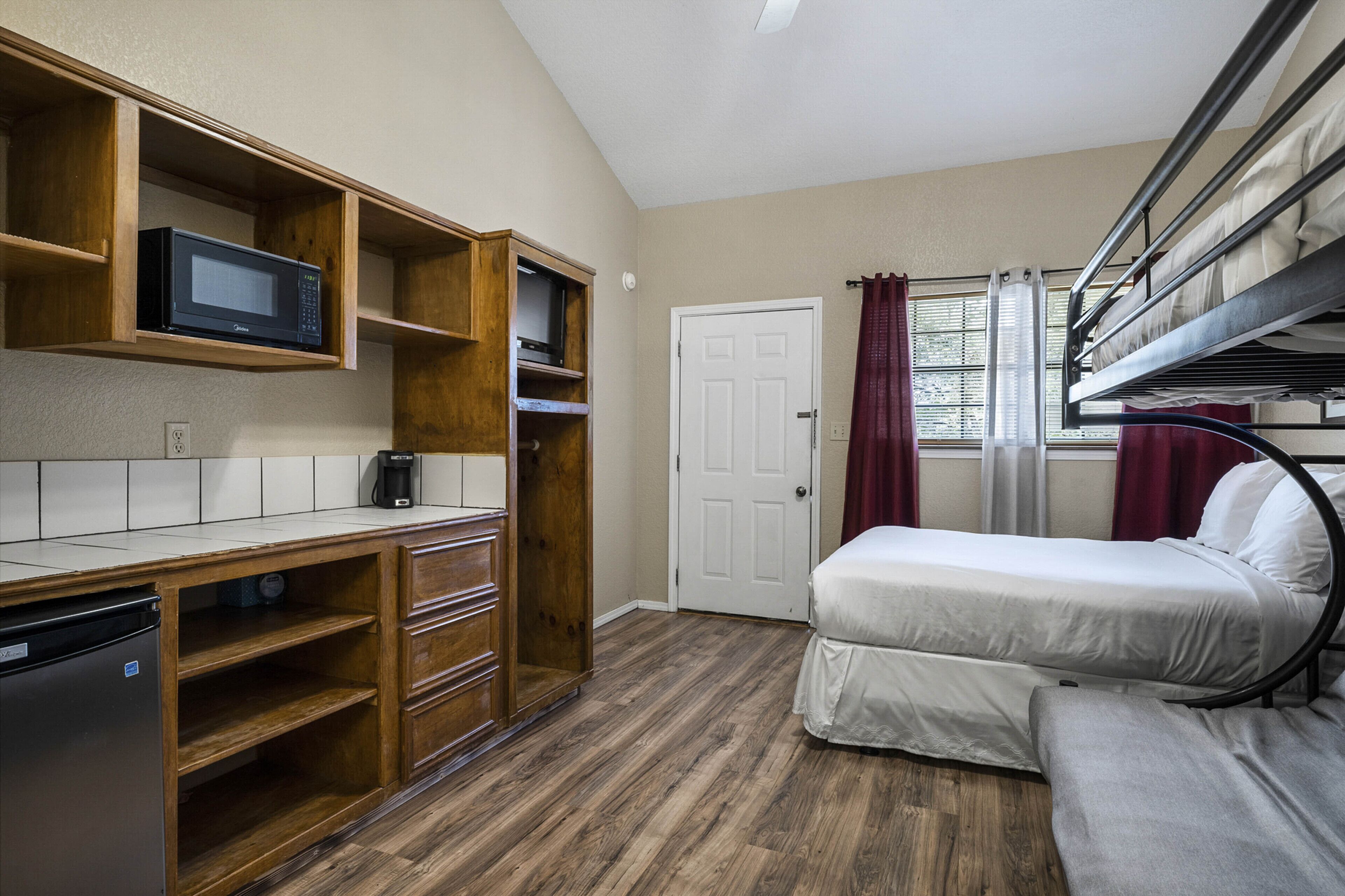 Canyon Lake Cabins