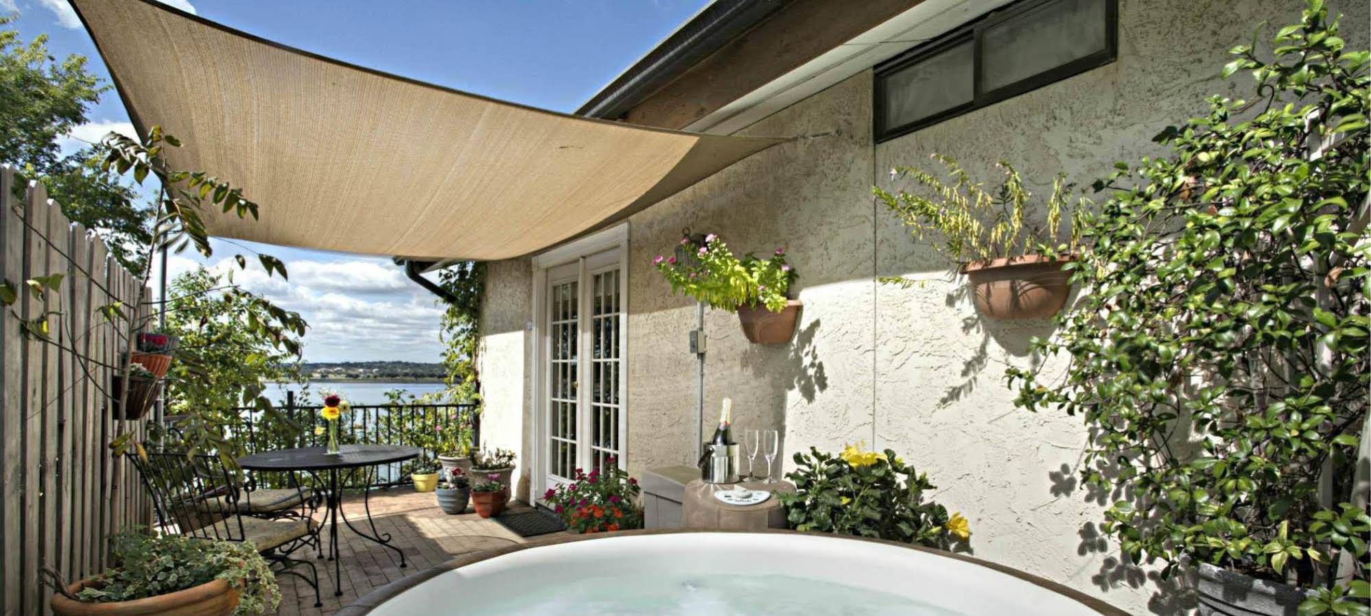The Lakehouse Bed and Breakfast
