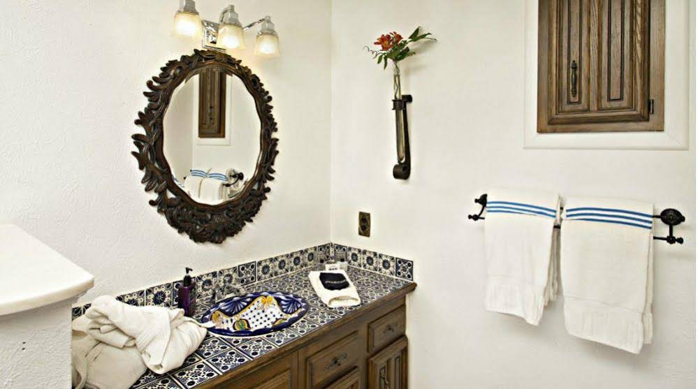 The Lakehouse Bed and Breakfast
