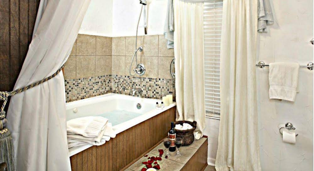 The Lakehouse Bed and Breakfast