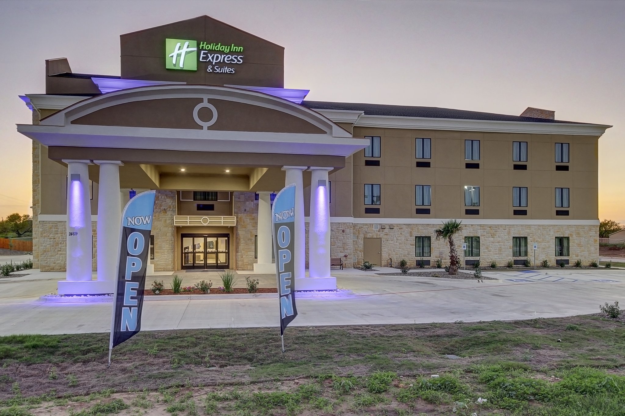 Holiday Inn Express & Suites Carrizo Springs
