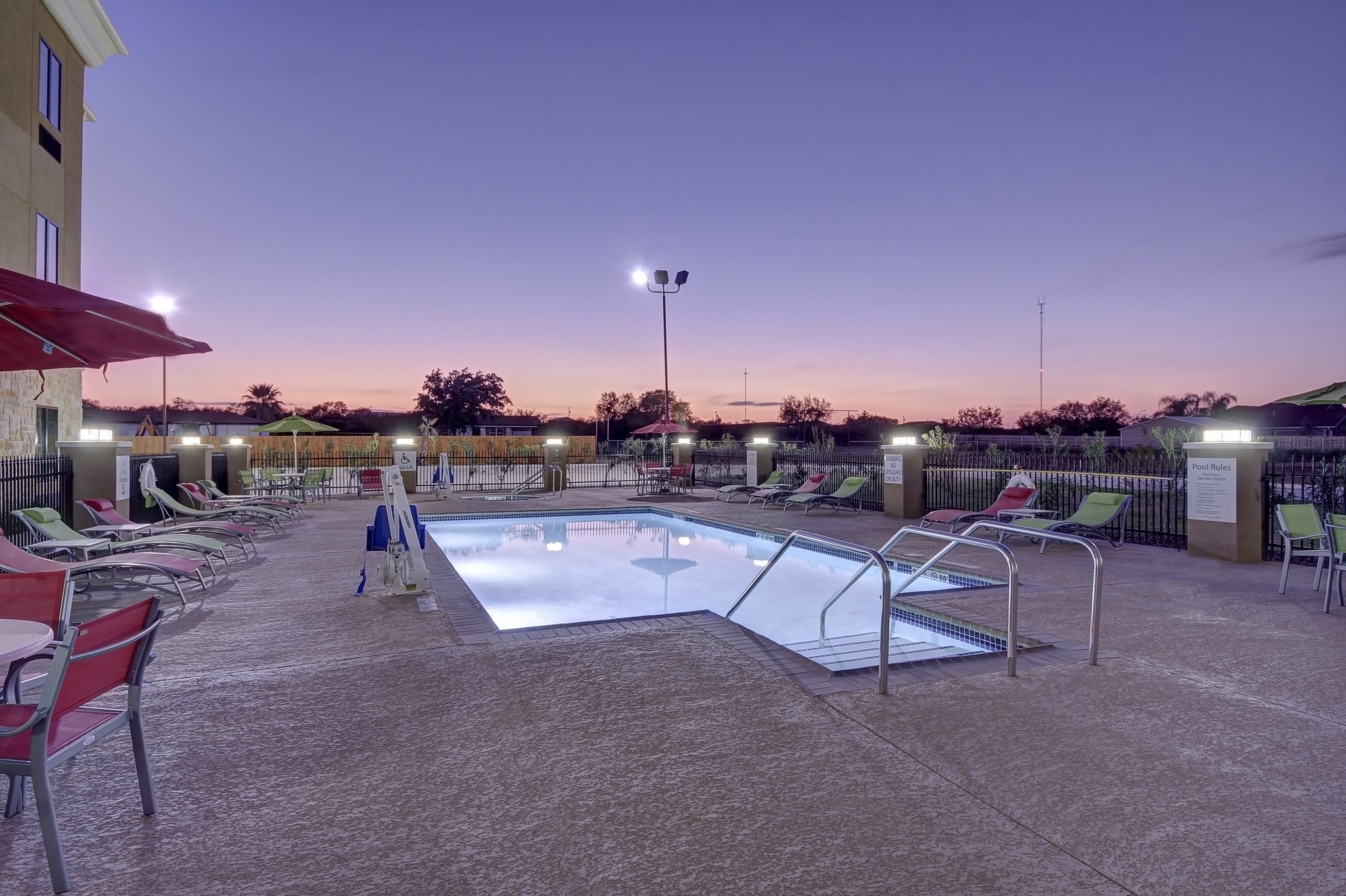Holiday Inn Express & Suites Carrizo Springs