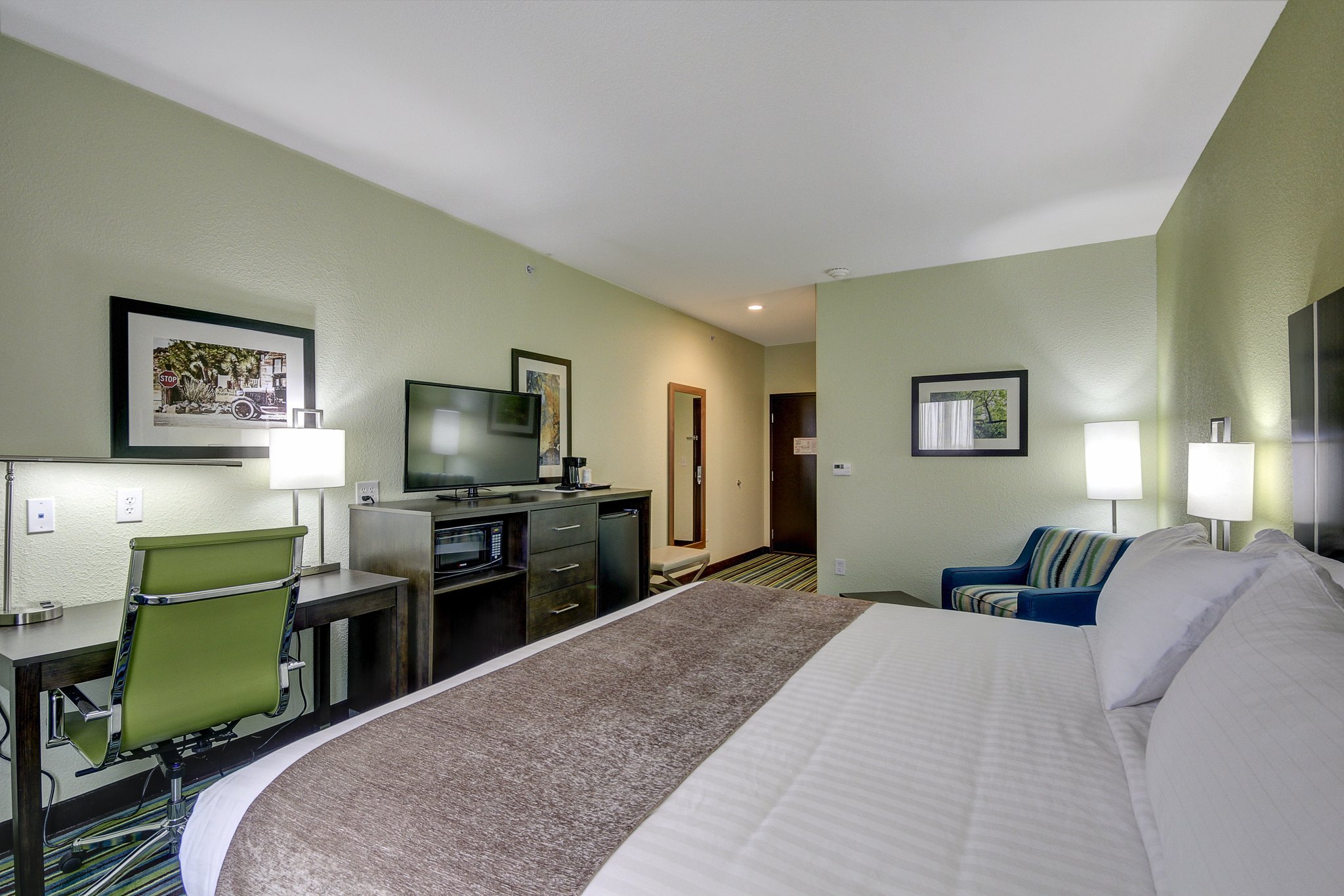 Holiday Inn Express & Suites Carrizo Springs