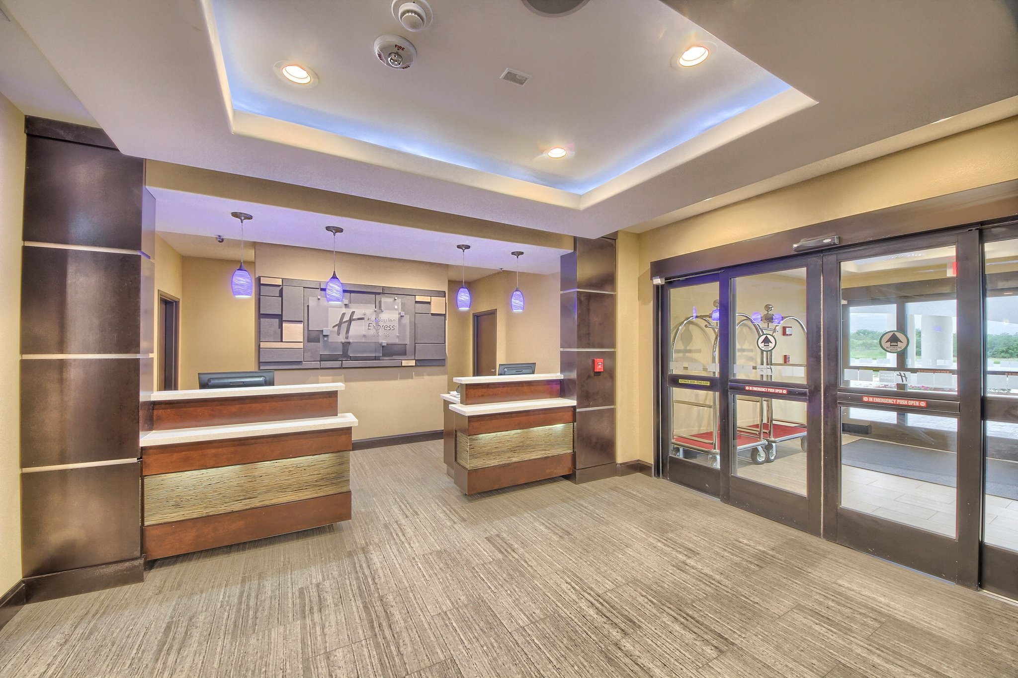 Holiday Inn Express & Suites Carrizo Springs