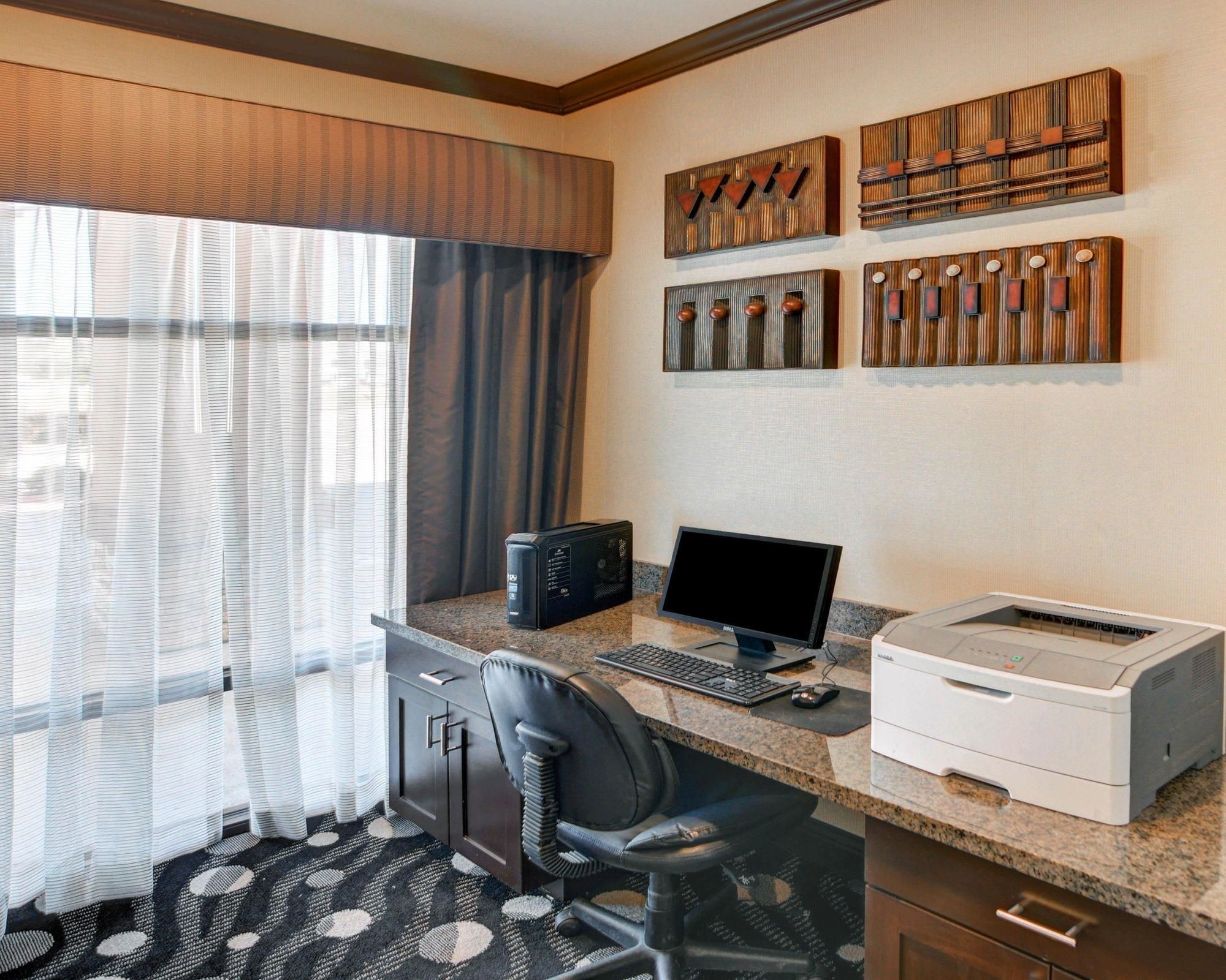 Best Western Carthage Inn & Suites