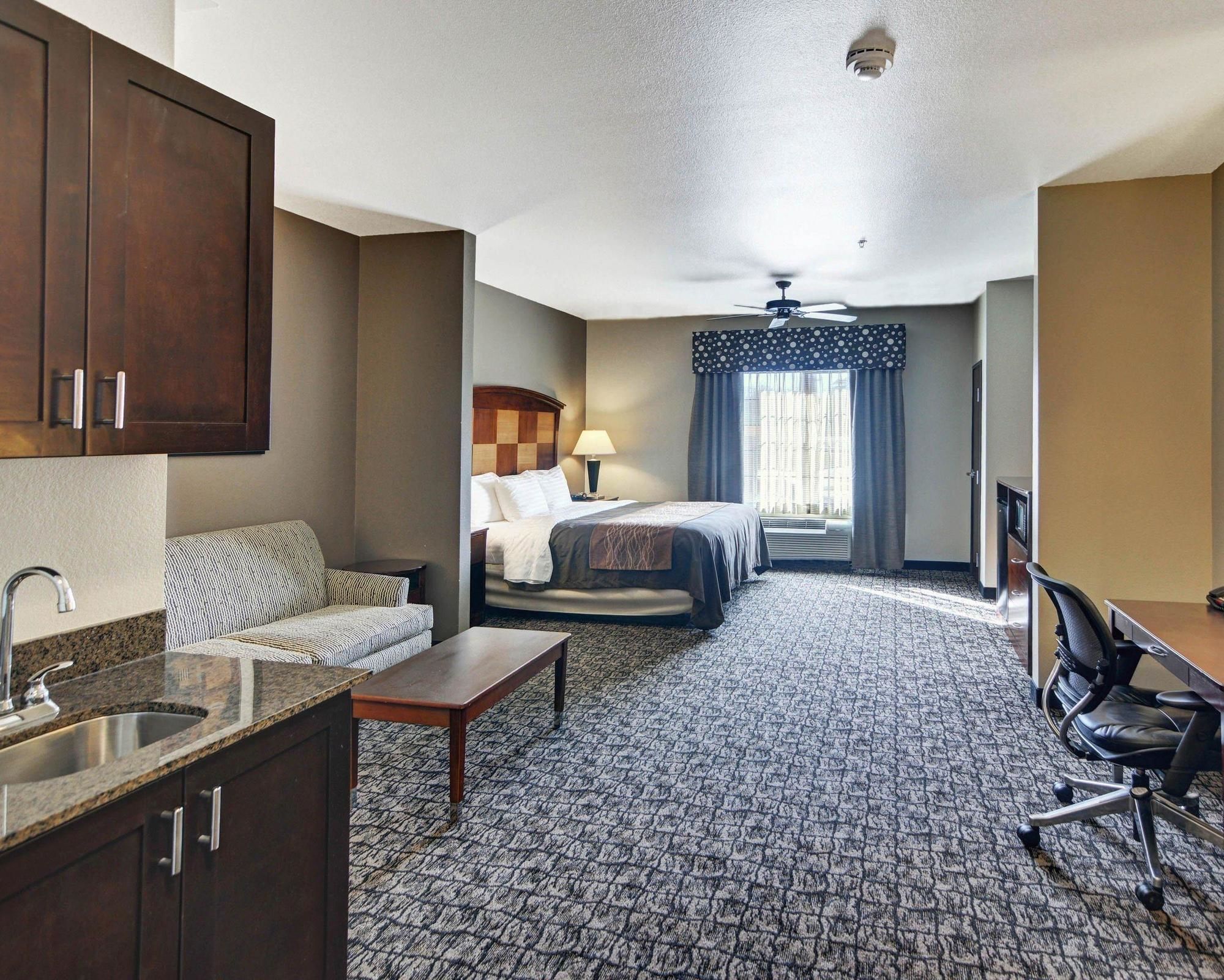 Best Western Carthage Inn & Suites