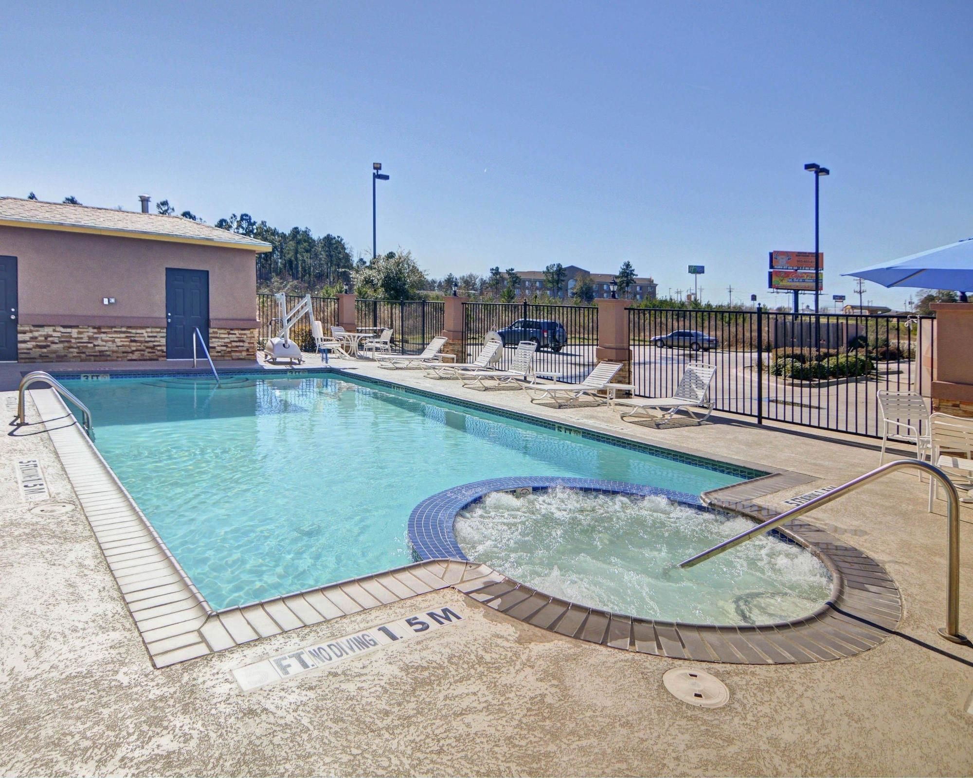 Best Western Carthage Inn & Suites