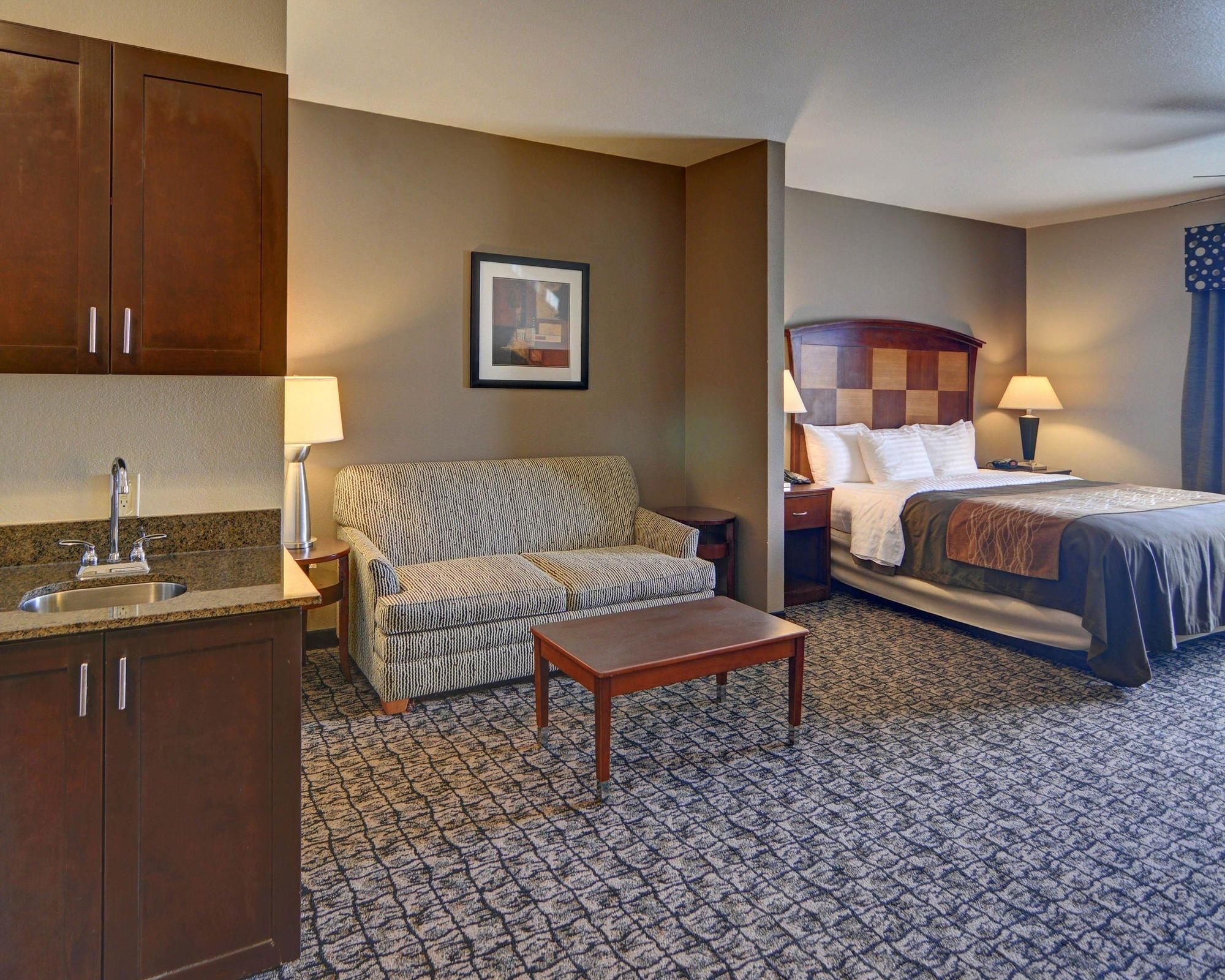Best Western Carthage Inn & Suites