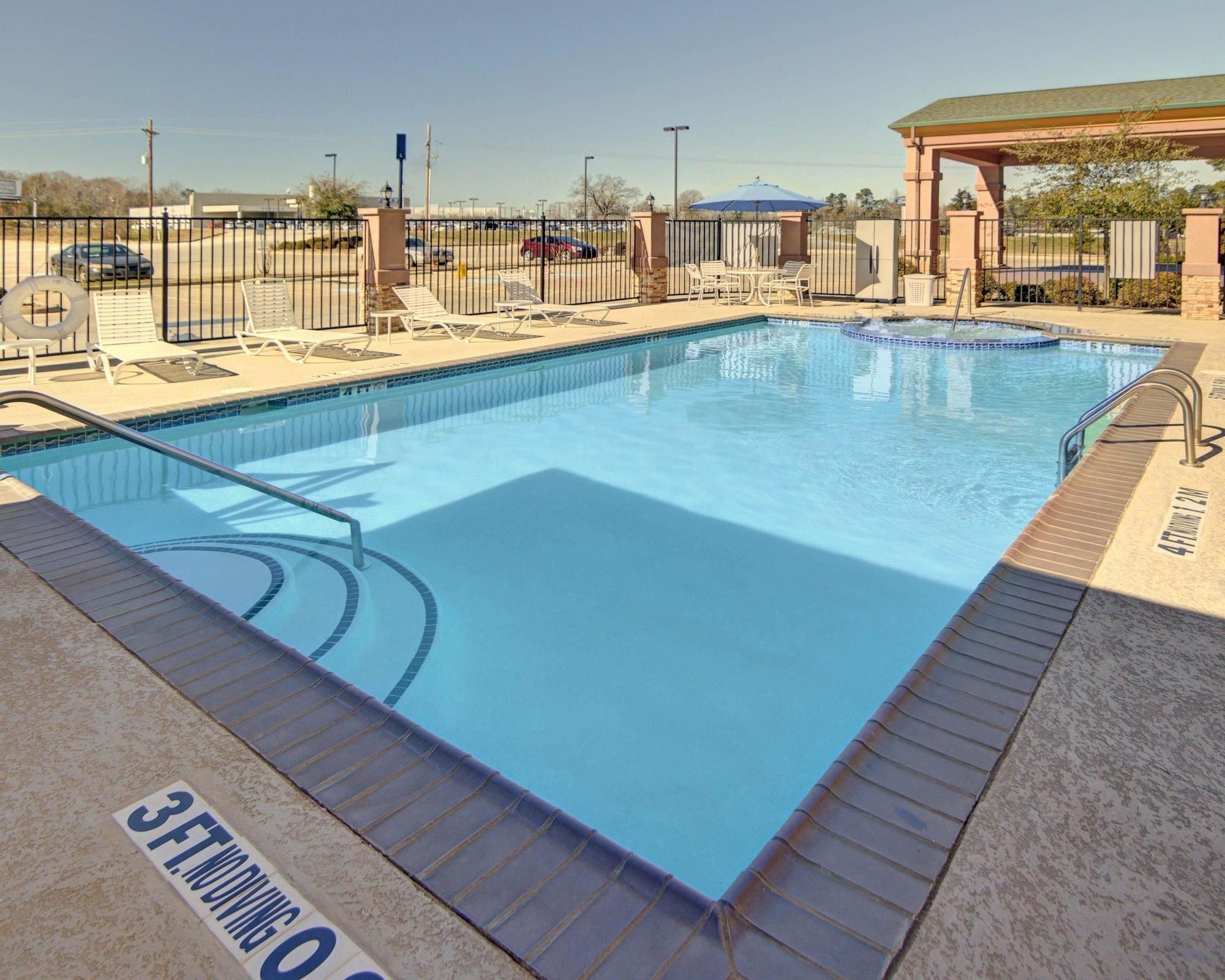 Best Western Carthage Inn & Suites