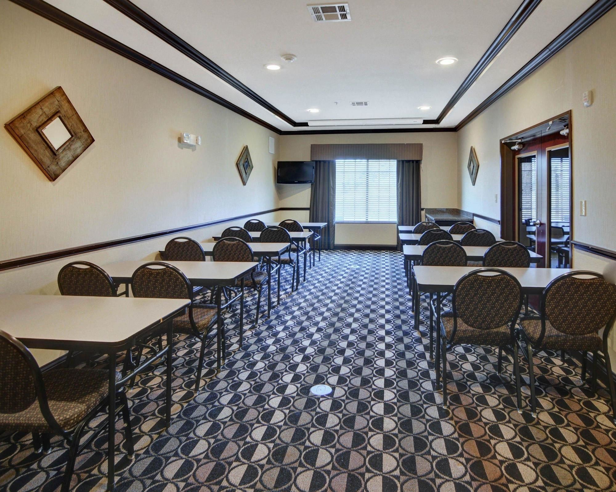 Best Western Carthage Inn & Suites