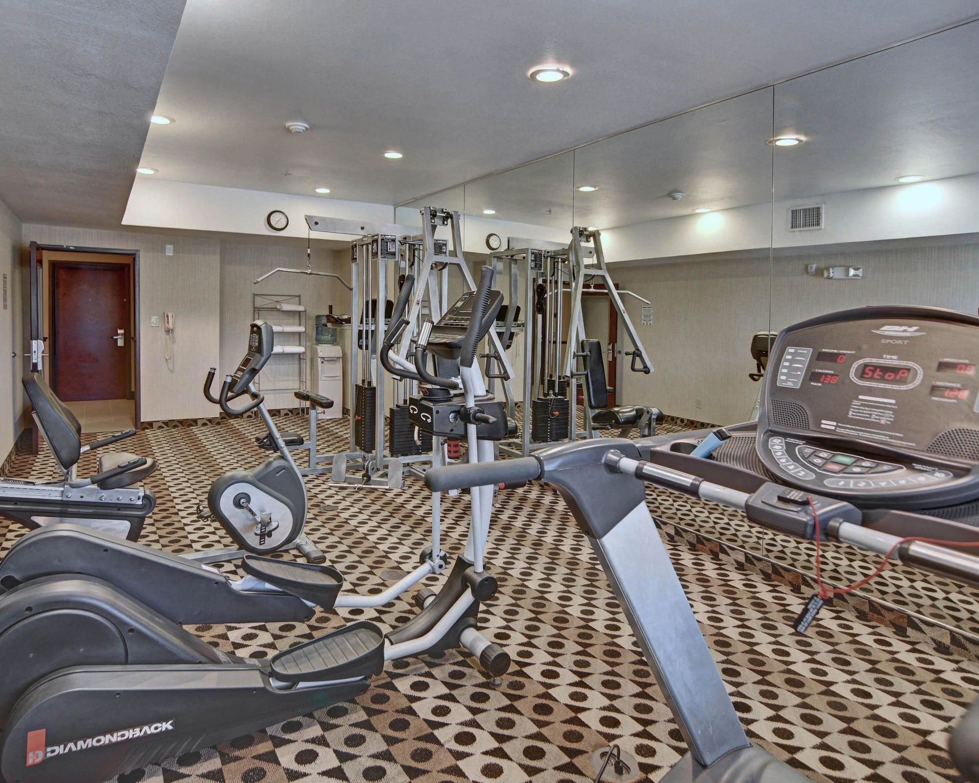 Best Western Carthage Inn & Suites