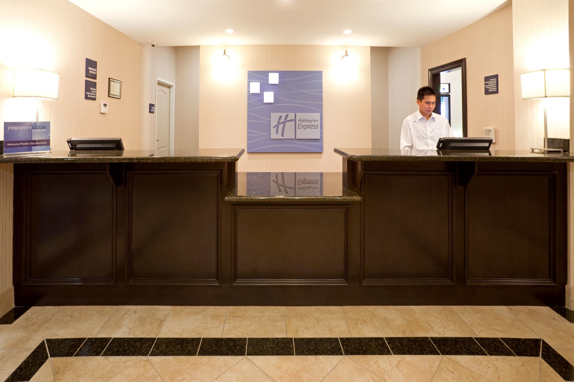 Holiday Inn Express & Suites Dallas Southwest-Cedar Hill, an IHG Hotel