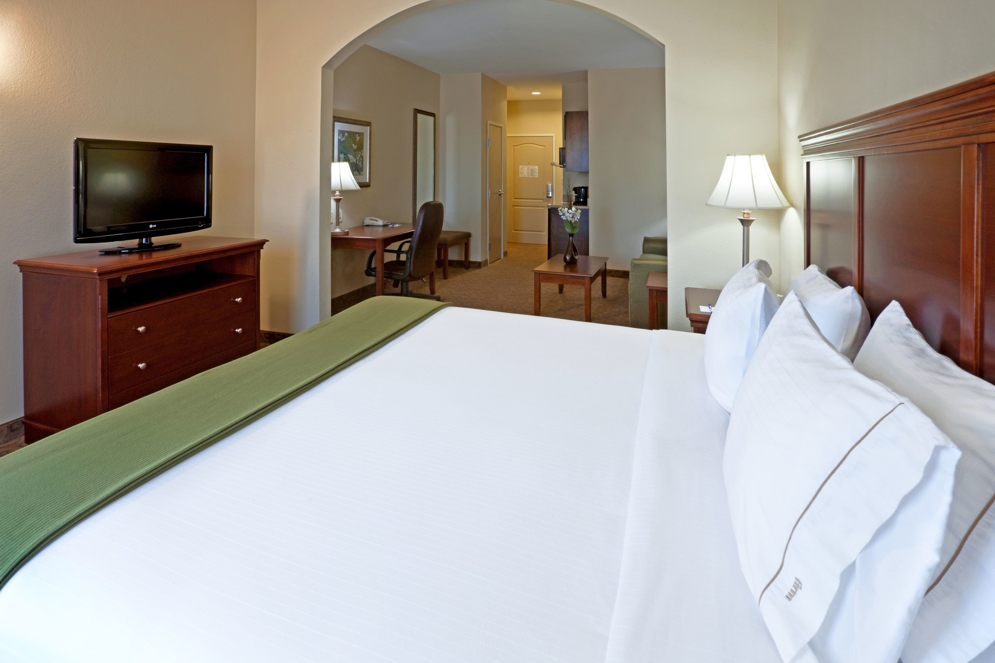 Holiday Inn Express & Suites Dallas Southwest-Cedar Hill, an IHG Hotel