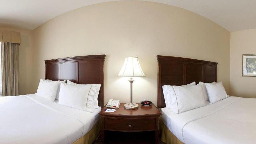 Holiday Inn Express & Suites Dallas Southwest-Cedar Hill, an IHG Hotel