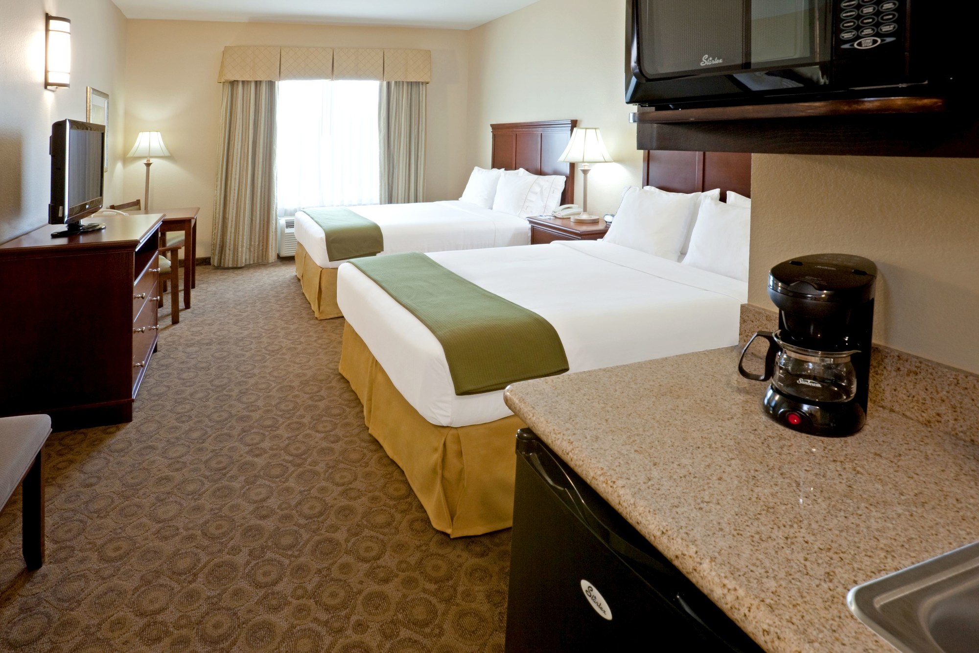 Holiday Inn Express & Suites Dallas Southwest-Cedar Hill, an IHG Hotel