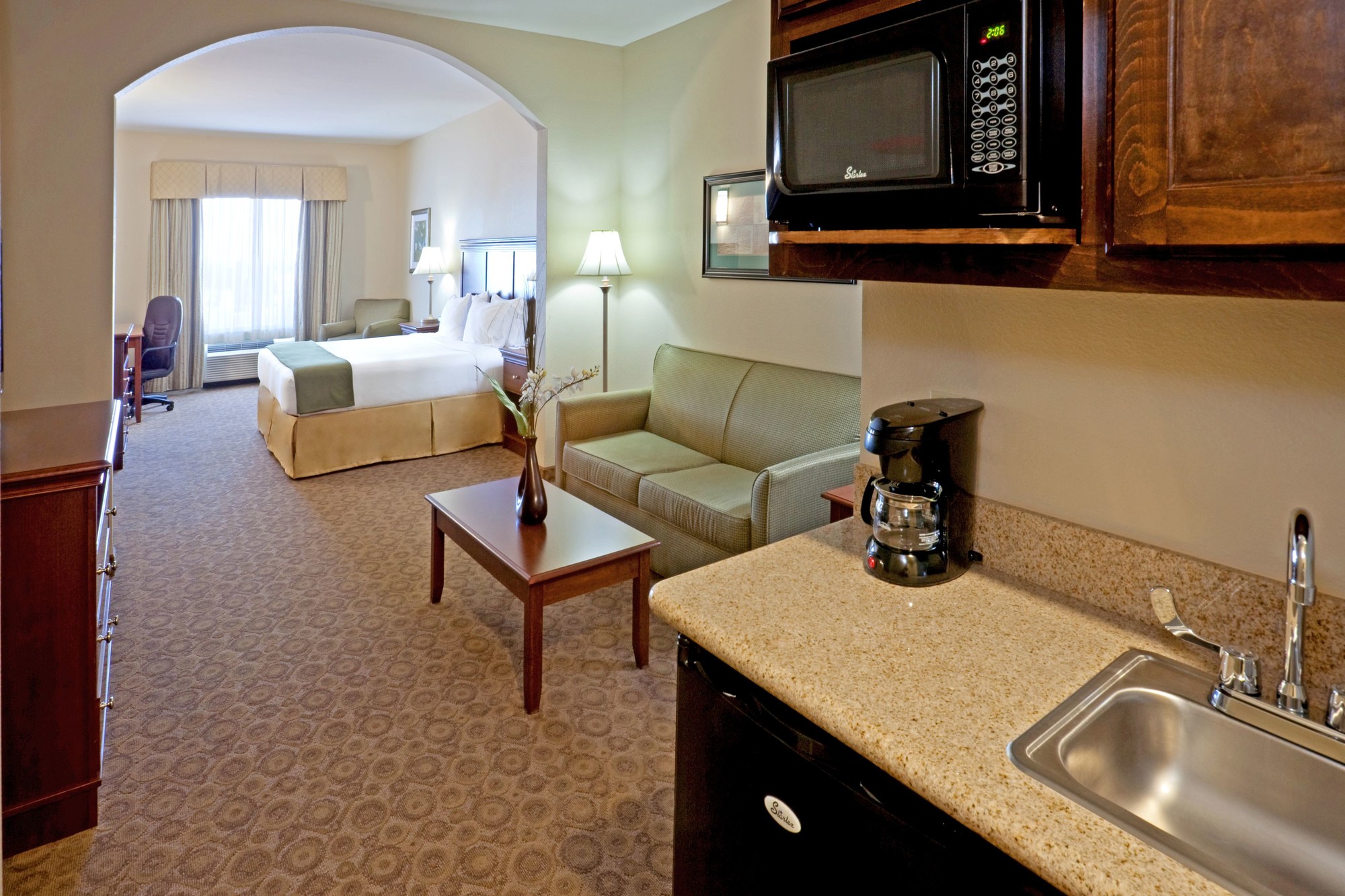 Holiday Inn Express & Suites Dallas Southwest-Cedar Hill, an IHG Hotel