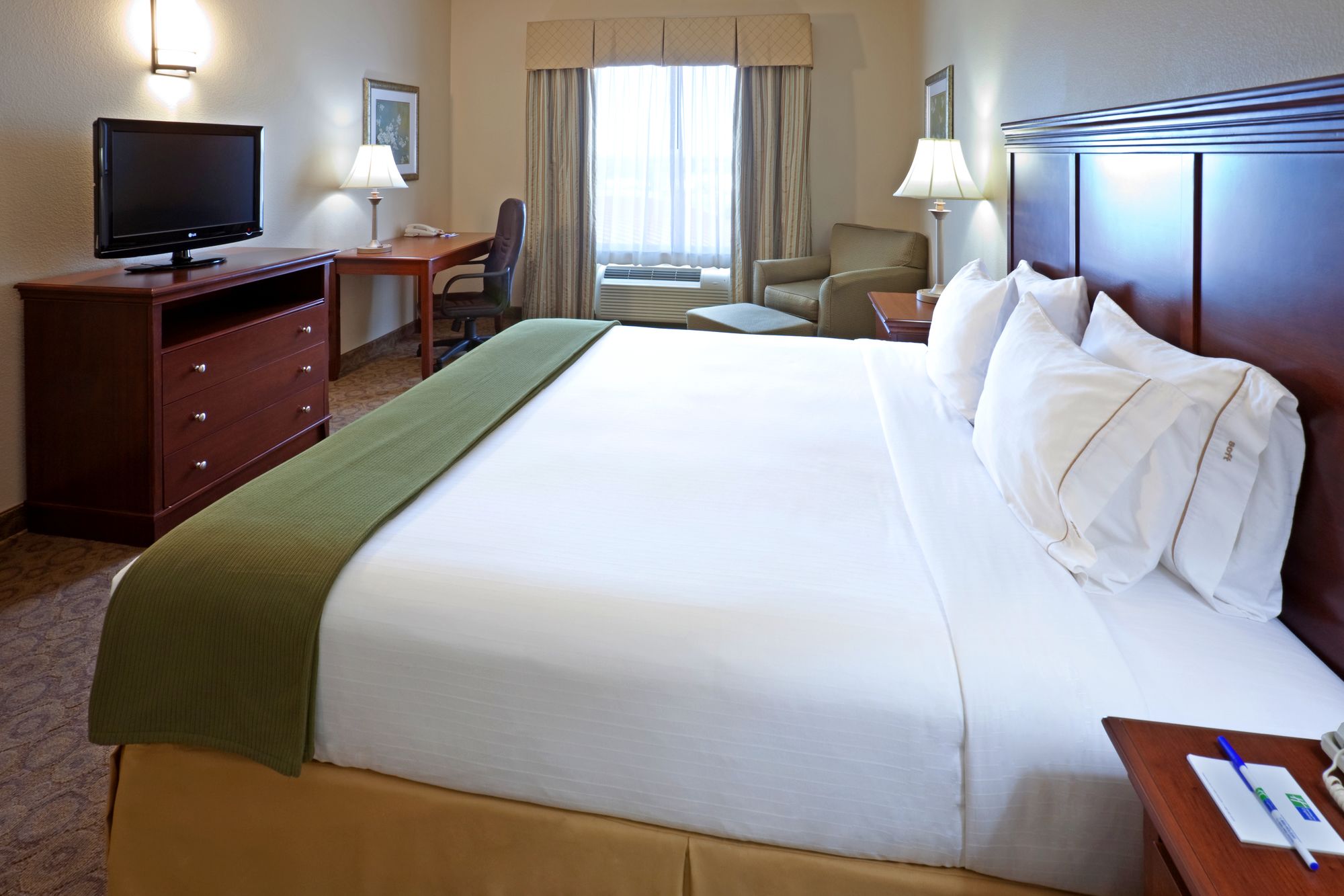 Holiday Inn Express & Suites Dallas Southwest-Cedar Hill, an IHG Hotel